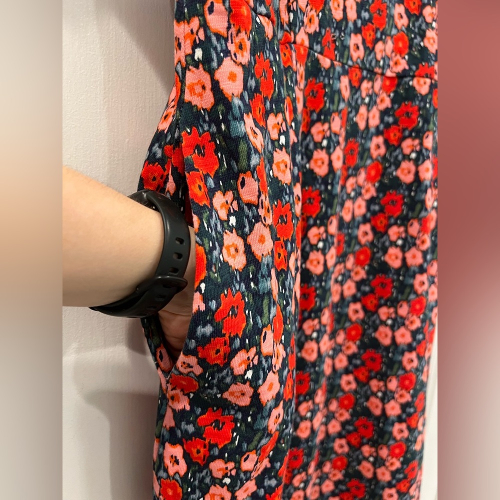 NWT (flaw) Boden Zoe Jersey Dress with pockets, Abstract Poppy print, size 6R - Picture 5 of 9